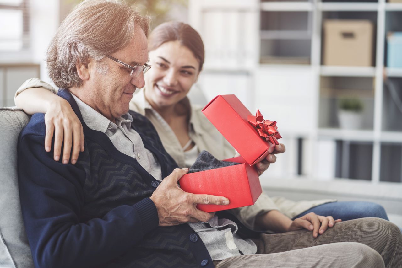 Jakiego typu prezent spodoba się dziadkom z okazji ich święta?
