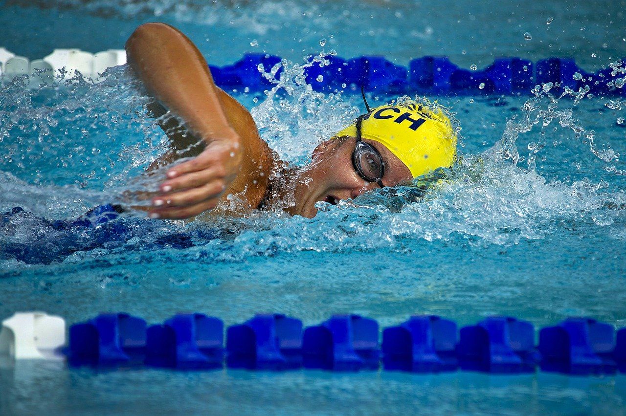 Nauka pływania i treningi – co potrzeba, do osiągnięcia jak najlepszych wyników?