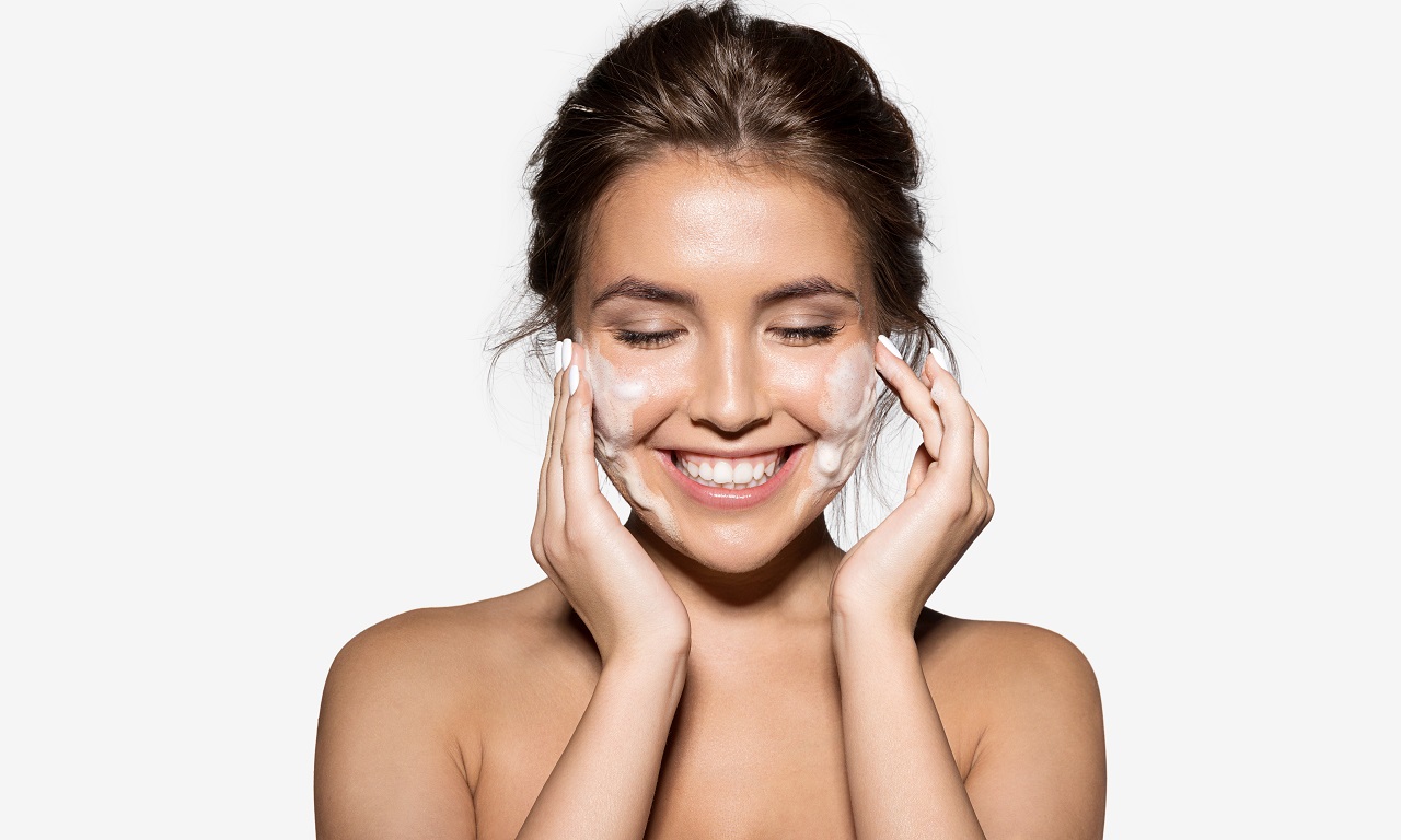 Co powinny zawierać kosmetyki do pielęgnacji skóry twarzy?